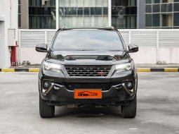 Toyota Fortuner 2.4 VRZ AT Diesel 2017 Hitam