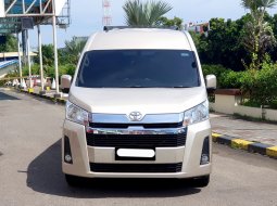 Toyota Hiace Premio 2020 10 seater diesel km 29 ribuan 1