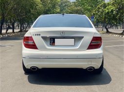 Mercedes-Benz C-Class C 300 2013 Putih 4