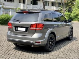 Dodge Journey SXT Platinum 2013 Abu-abu 4