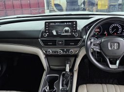 Honda Accord 1.5 Turbo A/T ( Matic ) 2019 Putih Km 40rban Mulus Siap Pakai 8