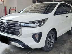 Toyota Innova 2.4 V A/T ( Matic ) 2022 Putih Km 23rban Mulus Siap Pakai 3