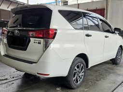 Toyota Innova 2.4 V A/T ( Matic ) 2022 Putih Km 23rban Mulus Siap Pakai 6