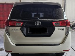 Toyota Innova 2.4 V A/T ( Matic ) 2022 Putih Km 23rban Mulus Siap Pakai 5