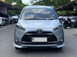 Toyota Sienta Q 2019 2