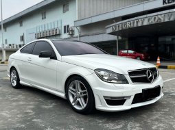 Mercedes-Benz Coupe C204 AMG TURBO White On Red Interior Panoramic Sunroof Km 65 rb KREDIT TDP 25 jt