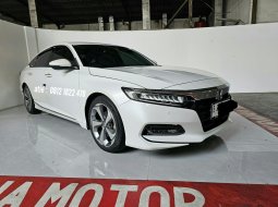 Honda Accord EL 1.5 turbo AT ( Matic ) 2019 Putih km low 40rban Good Condition Siap Pakai 2