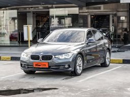 BMW 3 Series 320i M Sport 2.0 Facelift 2018 Abu Abu Metalik Sedan 3