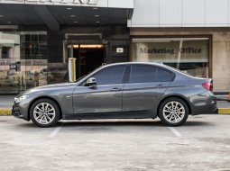 BMW 3 Series 320i M Sport 2.0 Facelift 2018 Abu Abu Metalik Sedan 4