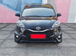 Toyota Sienta Q CVT 2021 Hitam