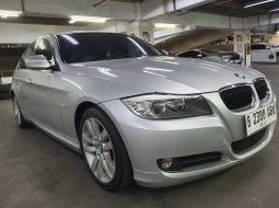 BMW 3 Series 320i E90 LCI Automatic Triptonic 2012 Gress Low KM mobil simpanan