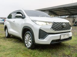 Toyota Innova Zenix V AT 2023 - Garansi 1 Tahun - PROMO FREE ASURANSI ALL RISK 1 TAHUN