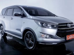 Toyota Innova  Venturer 2.0 AT 2019