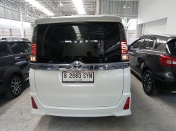 Toyota Voxy 2.0 A/T 2022  - Kredit Mobil Murah 3