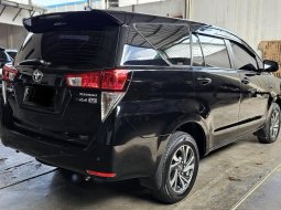 Toyota Innova 2.4 V A/T ( Matic Diesel ) 2022 Hitam Km 49rban Mulus Siap Pakai Good Condition 6