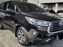 Toyota Innova 2.4 V A/T ( Matic Diesel ) 2022 Hitam Km 49rban Mulus Siap Pakai Good Condition 2