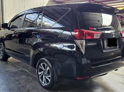 Toyota Innova 2.4 V A/T ( Matic Diesel ) 2022 Hitam Km 49rban Mulus Siap Pakai Good Condition 4