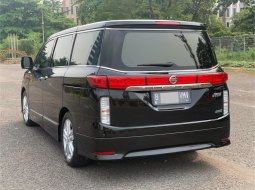 Nissan Elgrand Highway Star 2013 6