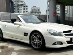 Mercedes-Benz SL 300 Grand Edition Rare Item Km 28 rb Rawatan ATPM B GENAP Pjk APRIL 2025 Otr KREDIT