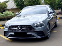Mercedes-Benz E-Class E 300 2023 abu amg line km 24 ribuan 3