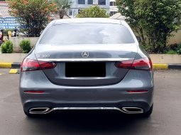 Mercedes-Benz E-Class E 300 2023 abu amg line km 24 ribuan 7
