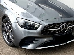 Mercedes-Benz E-Class E 300 2023 abu amg line km 24 ribuan 4