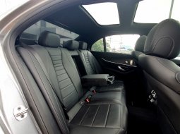 Mercedes-Benz E-Class E 300 2023 abu amg line km 24 ribuan 19