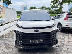 Toyota Voxy Matic Tahun 2022 Kondisi Mulus Terawat Istimewa Seperti Baru