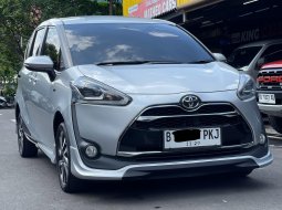 TOYOTA SIENTA AT GREY 2019 DIJUAL CEPAT MURAH