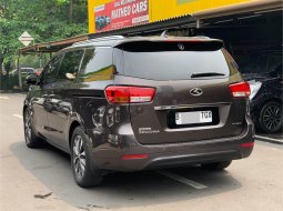 Kia Grand Sedona Ultimate 2017 3