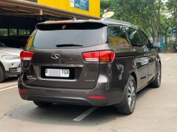 Kia Grand Sedona Ultimate 2017 6