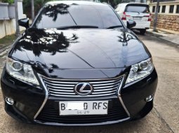 2014 Lexus ES 300 Hybrid Sixth Gen Tangan Pertama Km 78 rb Record Service Lexus Baterai Baru Diganti