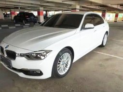 2018 BMW 320i Luxury Rawatan ATPM Km 32rb Plat B GENAP Pjk MAR 2025 No Pr Siap Pakai KREDIT TDP 30jt