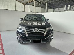 Toyota Fortuner VRZ 4x4 AT ( Matic ) 2016 / 2017 Hitam Low Km 63rban jakarta selatan An PT