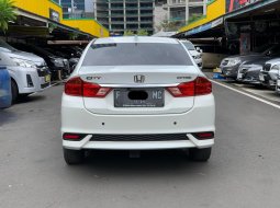 Honda City E CVT 2018 Putih 4