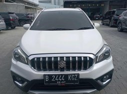 Suzuki SX4 S-Cross 1.5 AT PUTIH