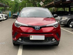 Toyota C-HR 1.8 L CVT Dual Tone 2021