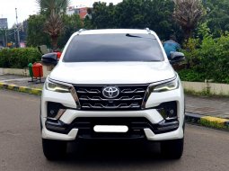 Toyota Fortuner New  4x4 2.8 GR Sport A/T DSL GR SPORT 2022 matic tetra drive putih pajak panjang