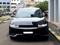 Hyundai Ioniq Signature 2022 hitam km 17 ribuan