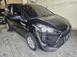 Toyota Sienta E Manual 2017 Hitam