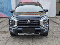 Mitsubishi Xpander Cross NewPremium Package CVT 2023 Abu-abu