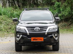 (WARRANTY) Toyota Fortuner 2.4 VRZ AT 2020 HITAM