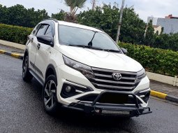 Toyota Rush GR A/T 2021 putih km 14 ribuan 2