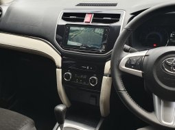 Toyota Rush GR A/T 2021 putih km 14 ribuan 10