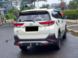 Toyota Rush GR A/T 2021 putih km 14 ribuan 6