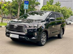 Toyota Kijang Innova V A/T Diesel 2022 Hitam 3