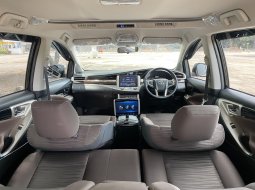 Toyota Kijang Innova V A/T Diesel 2022 Hitam 8