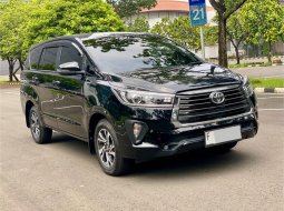 Toyota Kijang Innova V A/T Diesel 2022 Hitam 2