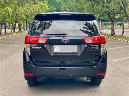 Toyota Kijang Innova V A/T Diesel 2022 Hitam 5