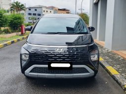 Hyundai STARGAZER Trend 2023 hitam km 16 ribuan cash kredit proses bisa dibantu